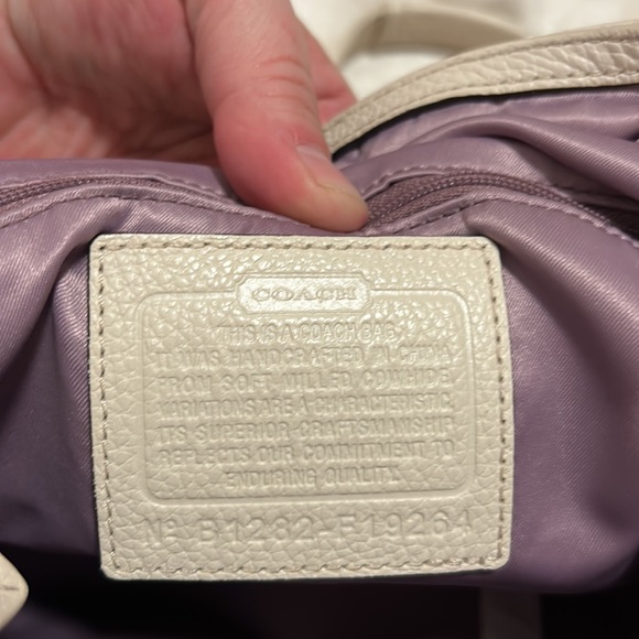 Beautiful and authentic Coach purse - Picture 6 of 9
